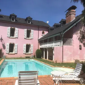 https://chez-mamylette.midi-pyreneeshotels.com
