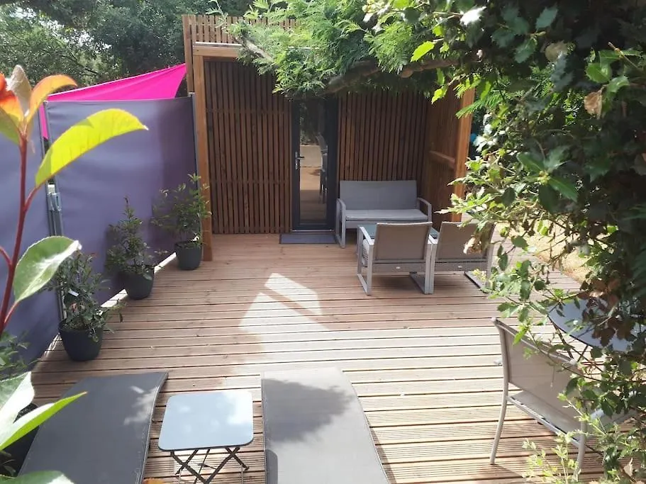 Joli Studio Climatise Avec Jacuzzi Prive Et Entree Independante Apartment Frejus